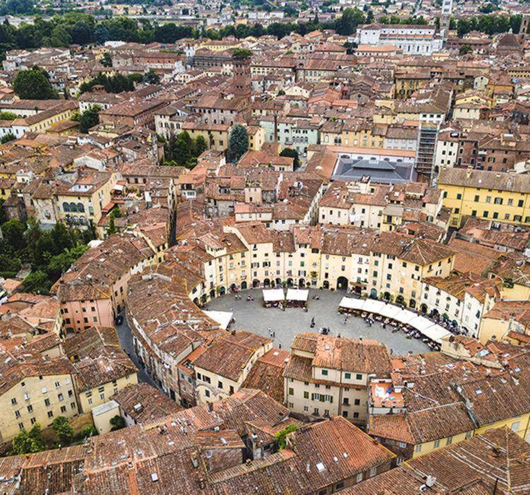 卢卡Dimora Leonardo. Centro Storico.公寓 外观 照片