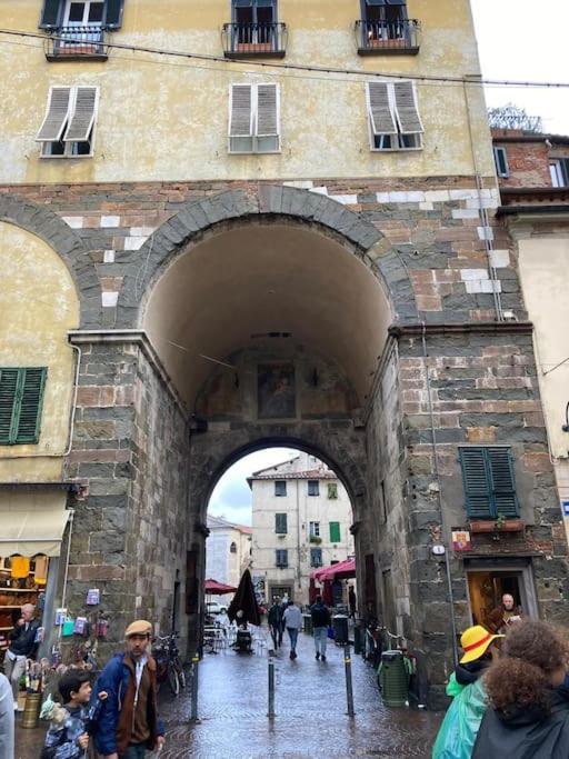 卢卡Dimora Leonardo. Centro Storico.公寓 外观 照片